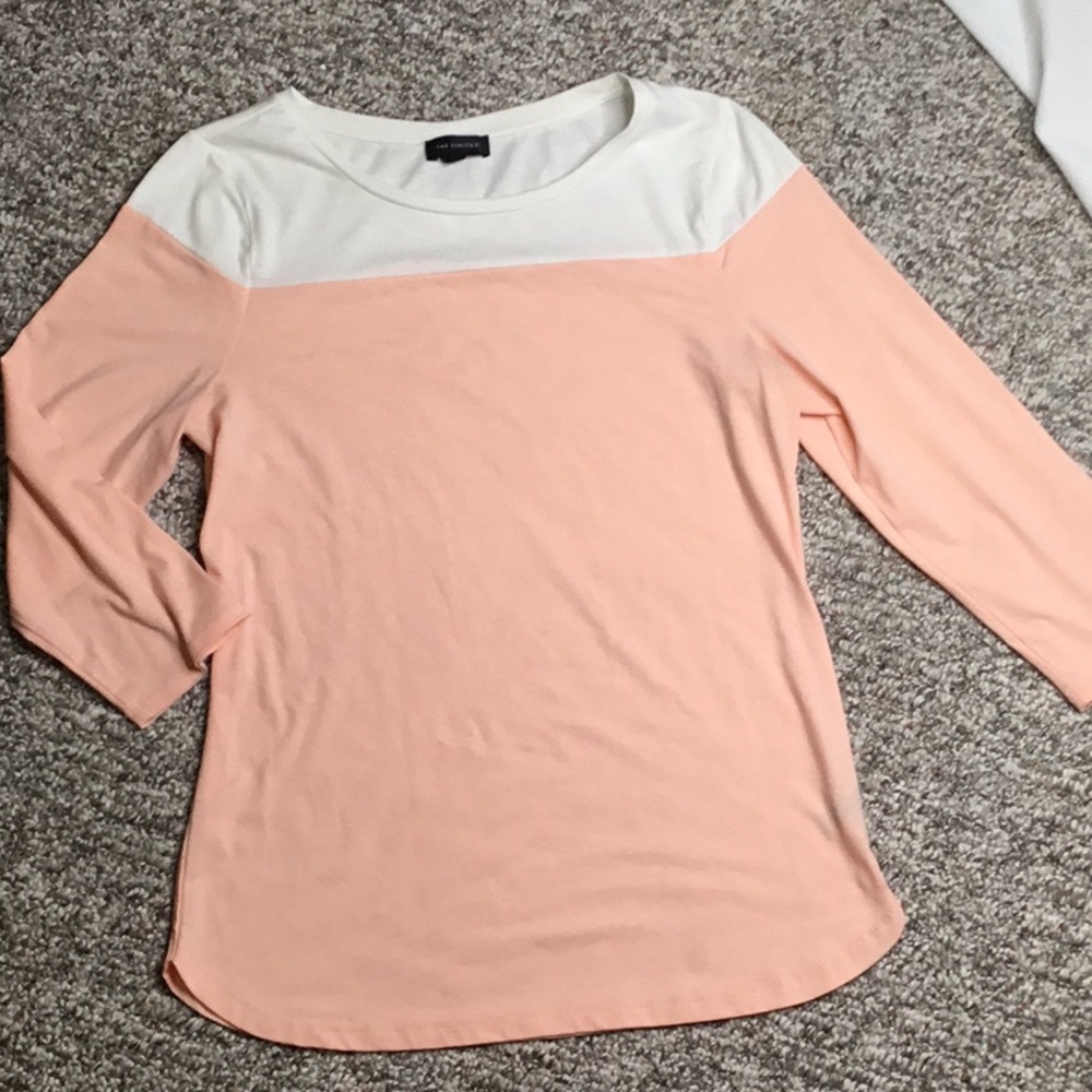 The limited 2 tone 3/4 sleeve top